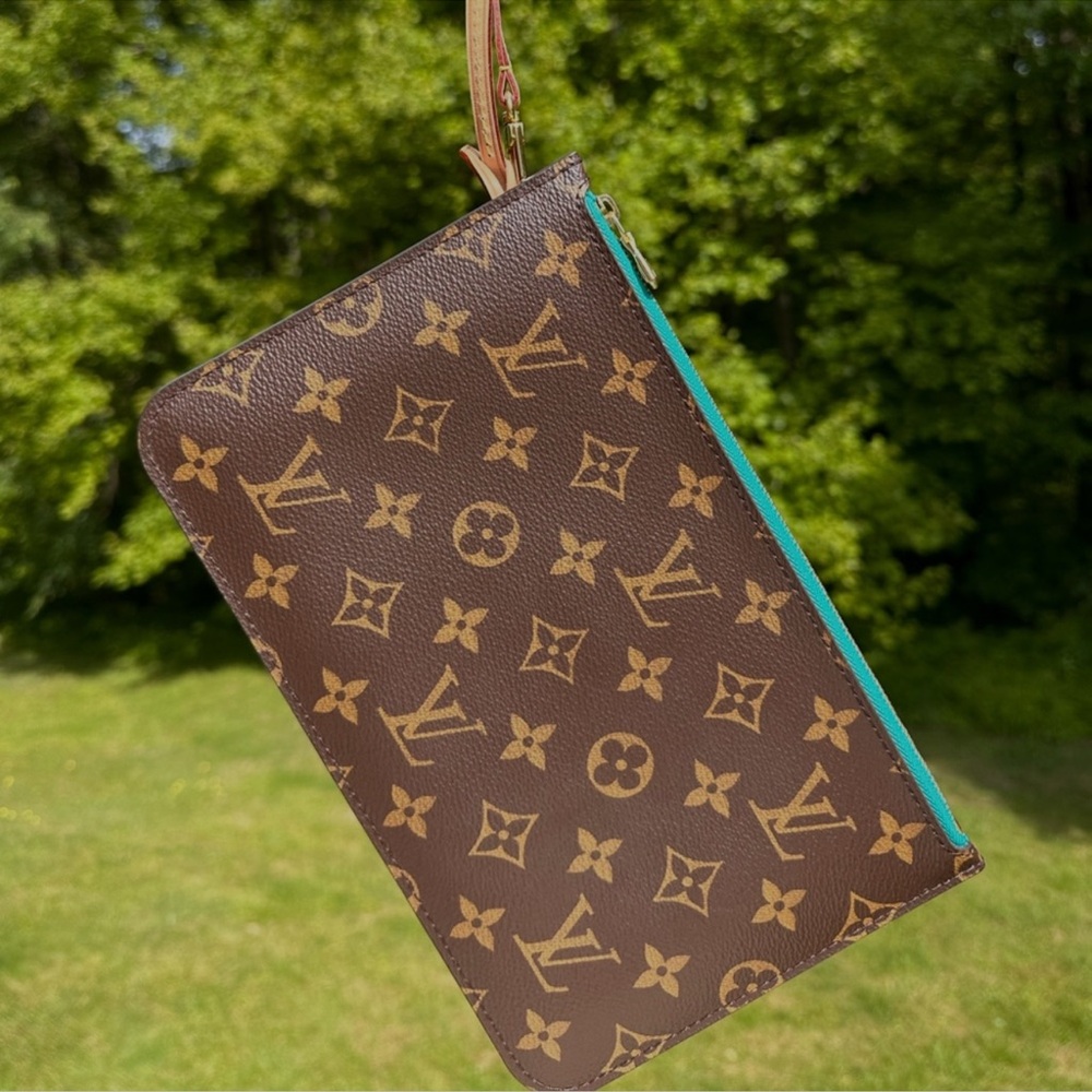 Louis Vuitton Never-full Pouch - AUTHENTIC - EXCELLENT CONDITION
